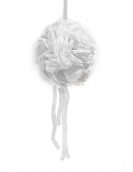 Suspension boule de pétales de rose avec rubans blanc 16 cm Suspension boule de pétales de rose avec rubans blanc 16 cm