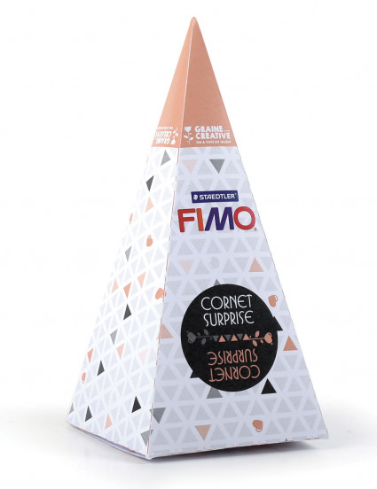 Cornet surprise orange FIMO® Licorne 17 x 7 cm Cornet surprise orange FIMO® Licorne 17 x 7 cm